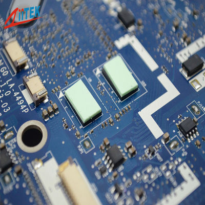 고성능 실리콘 가열 패드 1.5W/MK 실리콘 열 갭 필러 패드 용 통신 하드웨어