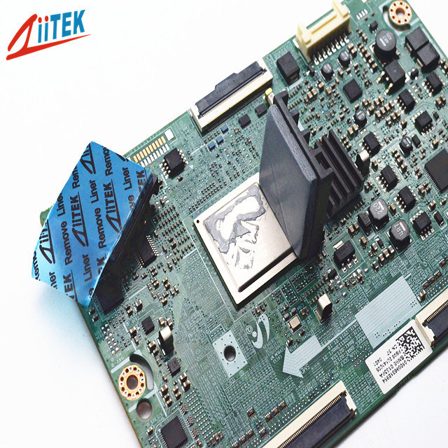 신에너지 차량 전력 시스템 효율적인 Ultra-Soft 3.0 W/MK 0.25mm~0.5mm 두께 실리콘 열전달 열 패드