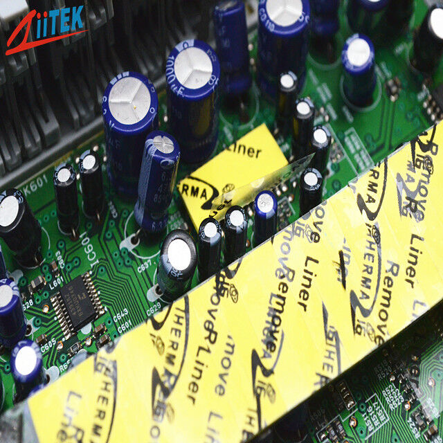 자동차 전자 AI 프로세서를 위한 우수한 부드러움과 충진성 열 전도성 갭 필러 패드